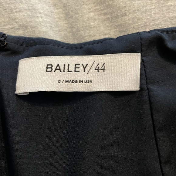 Bailey/44 Navy Cross Over Mini Skirt size 0 - Picture 5 of 6